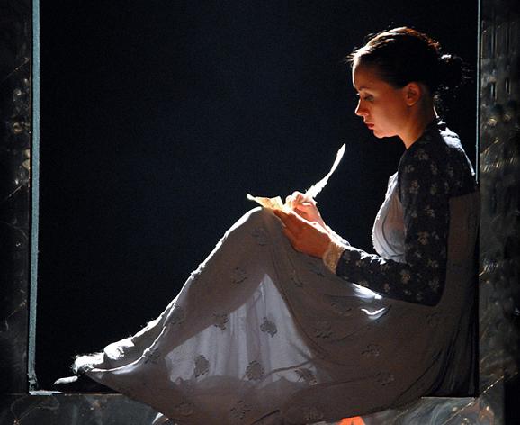 Недотрогой была, недотрогою...