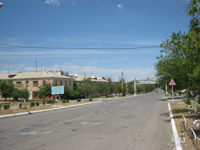 По весне рядился город в кружева