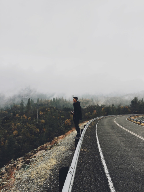 На улицах пустынно..