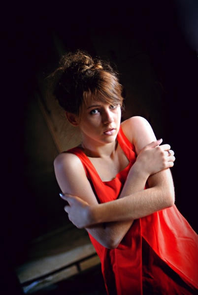 Не плачь, девочка... не плачь...