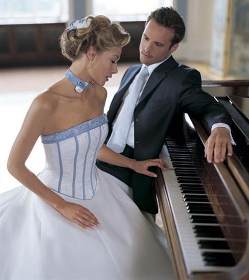 Дуэт Леди Лю и Неопознанного Летающего Рыцаря