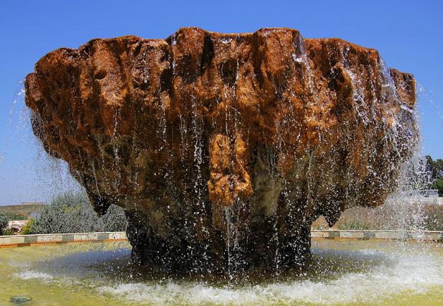 Все чаши переполнены словами...