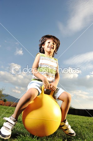 Прыгай так выше скамейки!