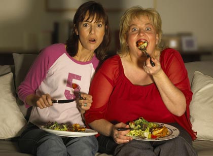 Чем объяснить народную любовь к сериалам?