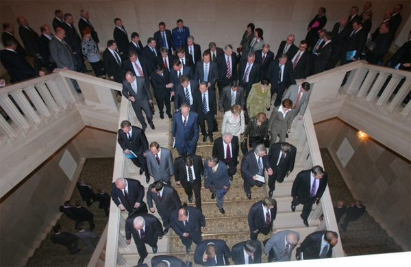 штат госслужащих. штат чиновников. сокращение персонала. сокращение штата сотрудников. штат госслужащих.