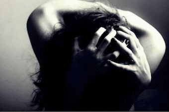 Сквозняками души сушим