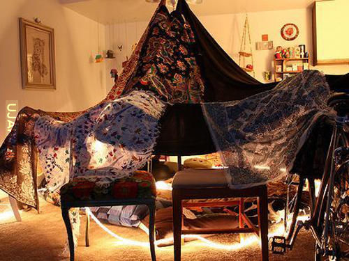 дом под столом