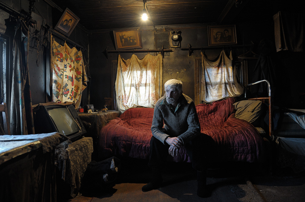 В старый дом приходят люди умирать