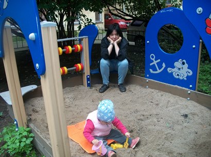 Майечка на прогулке