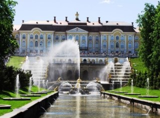 Большой дворец в Петергофе
