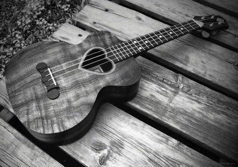 Старая гитара...