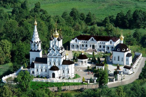 Прекрасный храм во всей красе