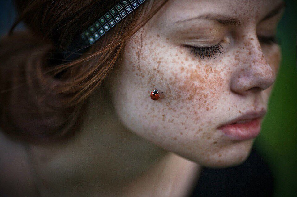 янтарно. тепло