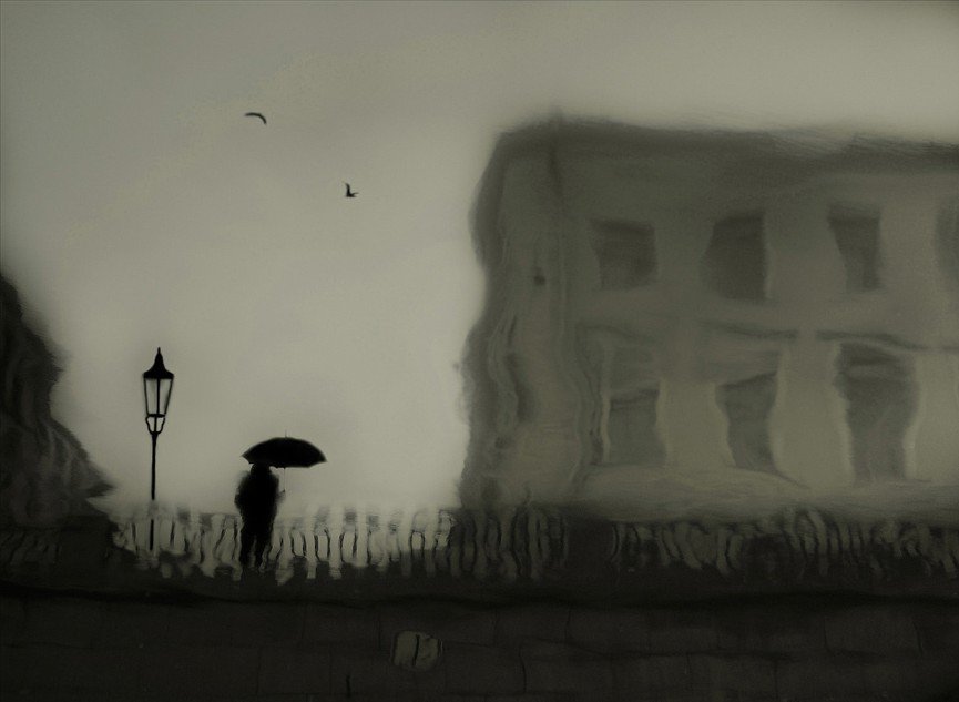 И кто же жив, покуда спел