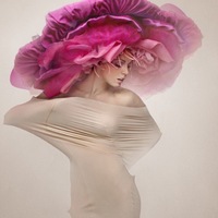 Чем привлекает женщина мужчину