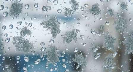 С дождём смешался снег