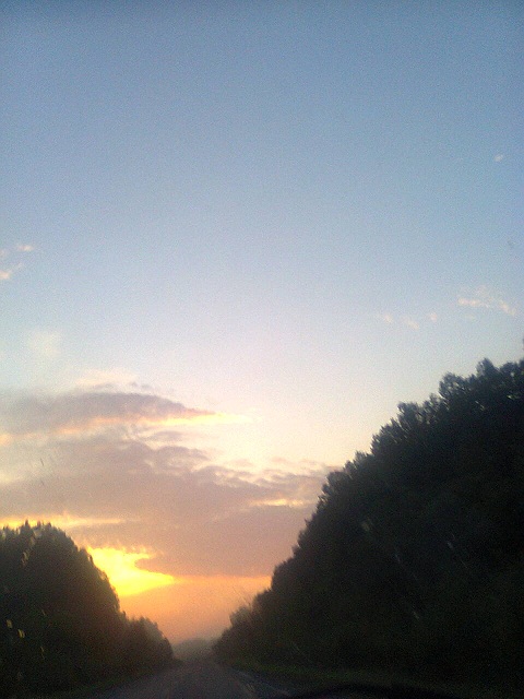 Шоссе, тебя он любит