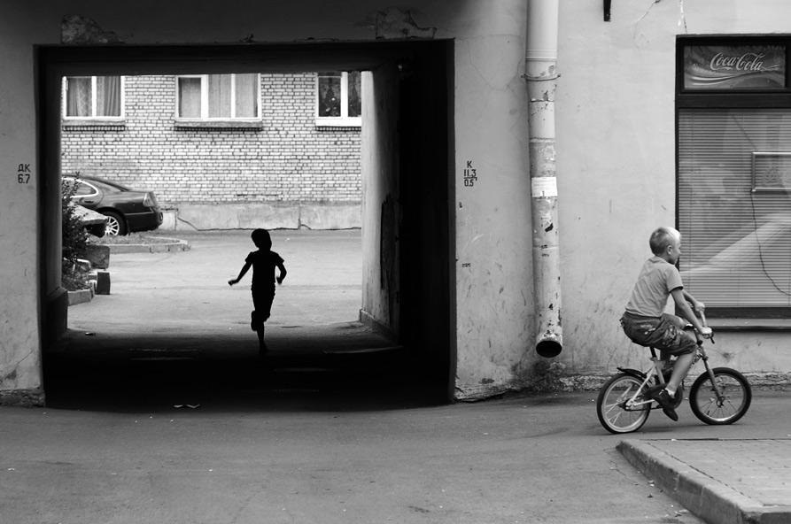 Дверь открывается. Воспоминания из детства. Дверь в счастье. Дверь в прошлое. Дверь в мое детство.