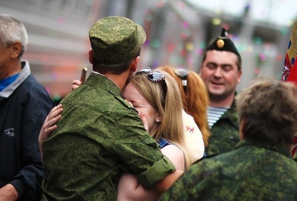 Не погаснет свеча у иконы...