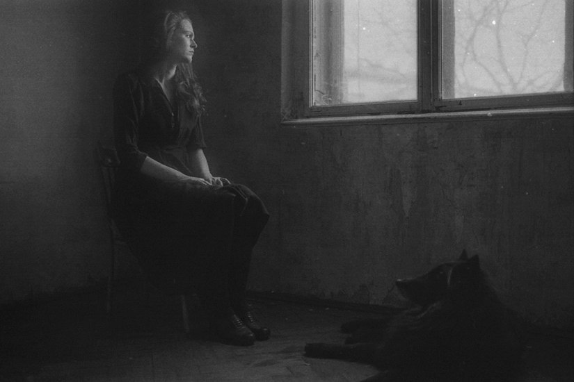 Толпа безмолвствует. На площади войска