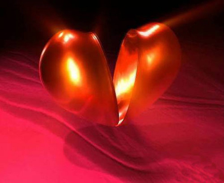 одно сердце на двоих. сердца влюбленных. на двоих одно сердце. футаж сердечки. одно сердечко на двоих.