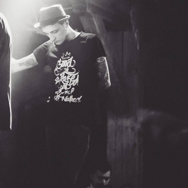 Раздели со мной любовь