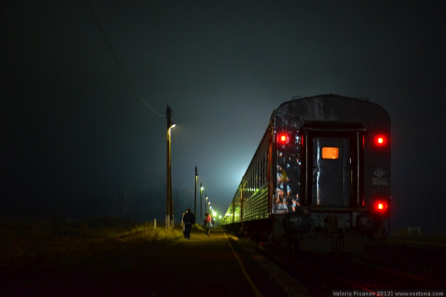 Меня возил вагон Советский наш, плацкартный...