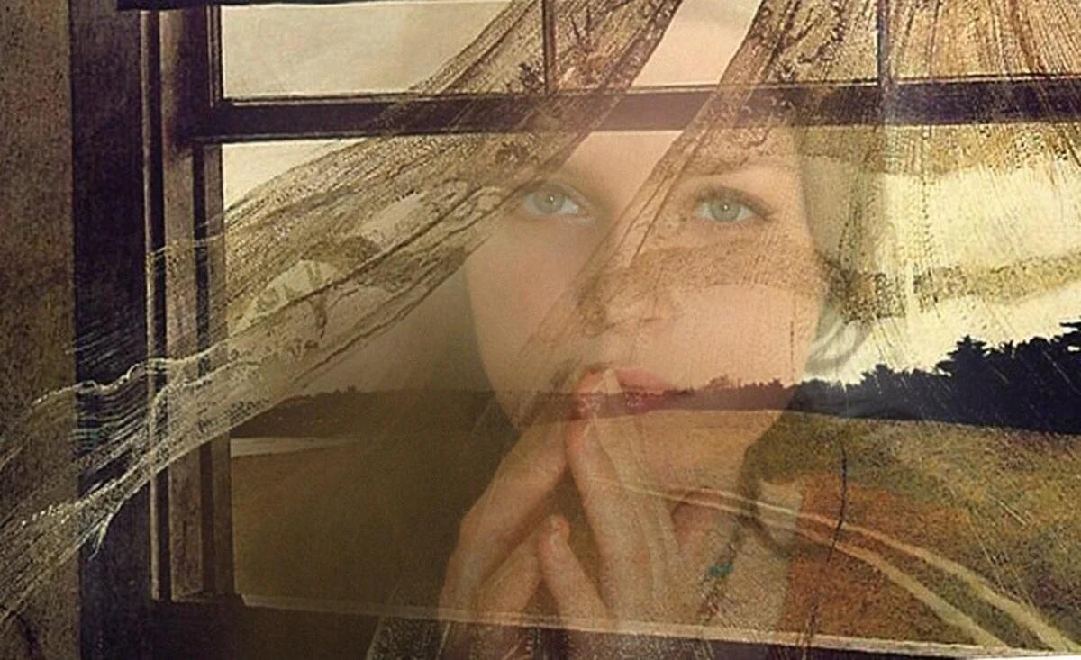 Осенний лес торжественен и светел