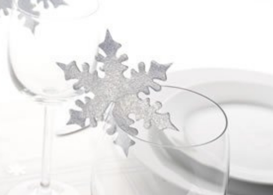 Две снежинки