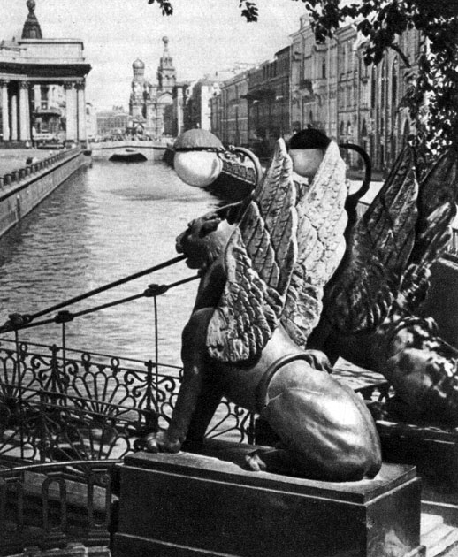 Мне этот мост давно знаком!