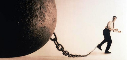 Прошлое, тяжким камушком...