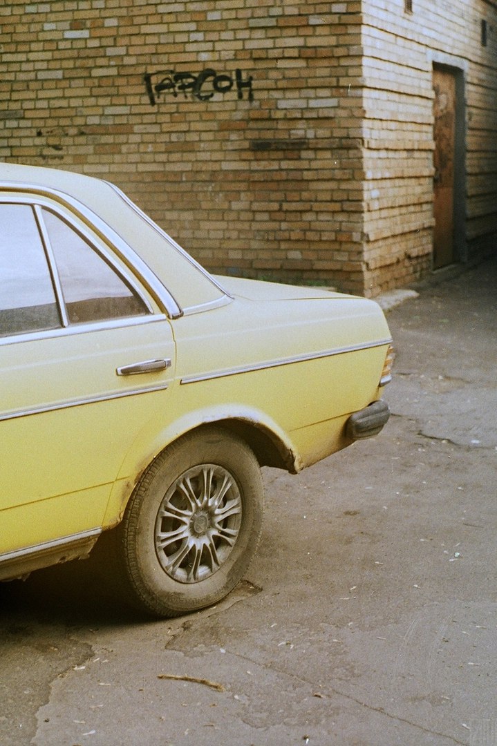 Southbound on the Freeway by May Swenson