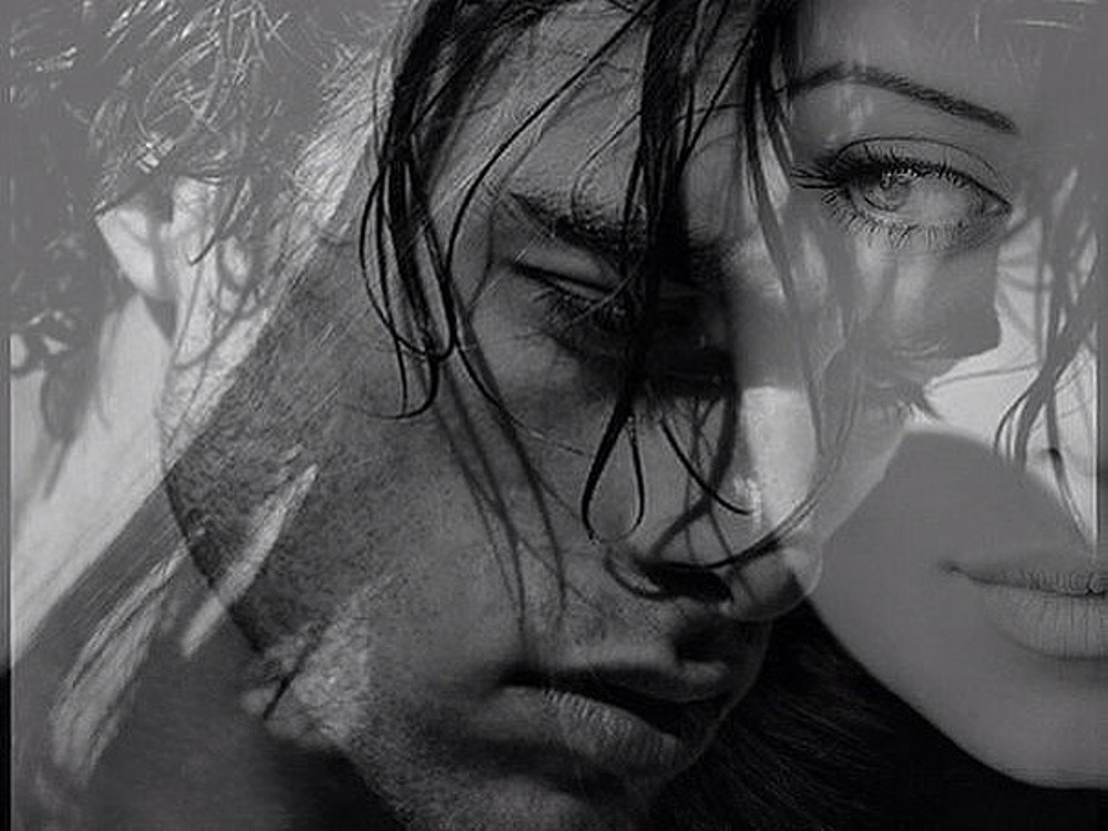 У берегов любви закатной...