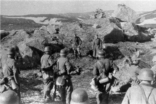 Два офицера