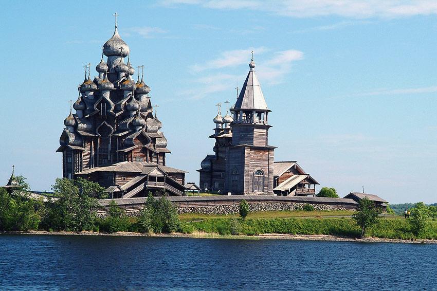 Церковь преображения господня в погосте кижи. Кижи музей-заповедник. Кижи особенности. Кижи особенности. Кижи музей-заповедник.