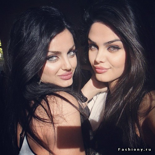 Две сестры!..