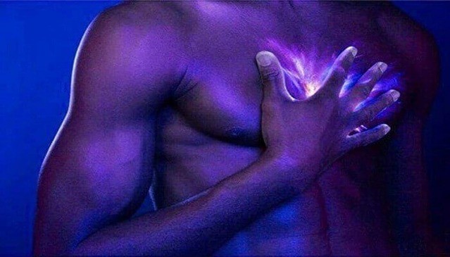 На груди стальное клеймо