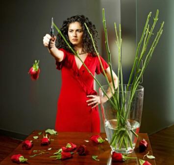 в нелюбви виноватая