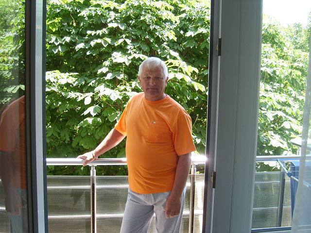 Владимиру Атрохову! Теплой дружбы лучик...