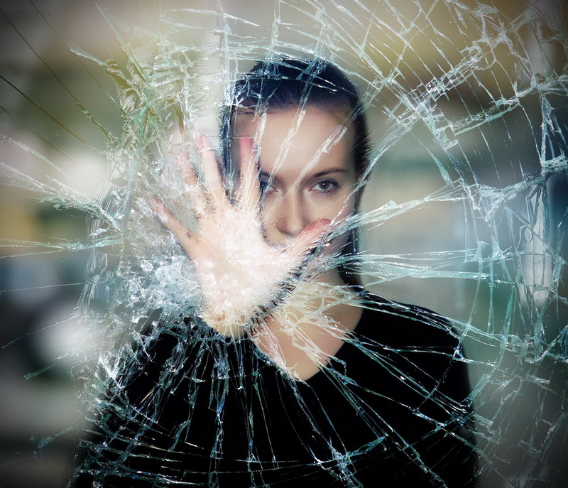 Одиночества Стеклянная стена