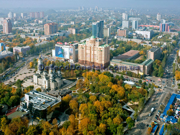 На юго-востоке есть город один