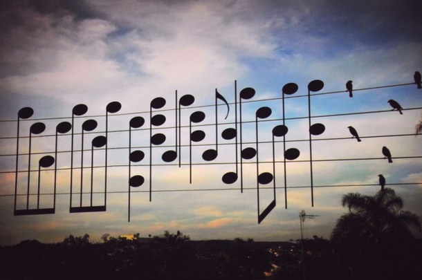 Укроет сумрак опустевший город...