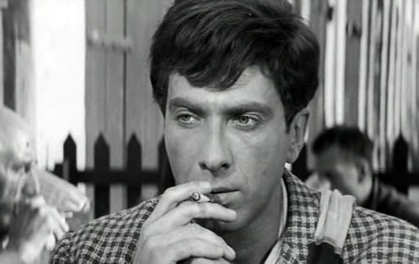 Поэтизирующим в политике