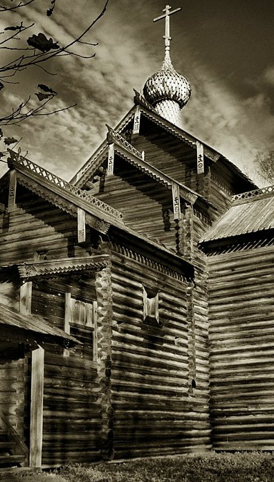 Тихо в храме