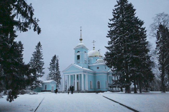 Как вера и церковь на Руси врозь живут...