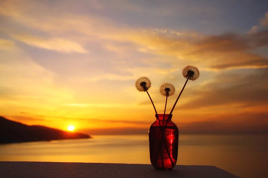 Нет, не скажу, что падает беззвучие...