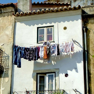 Кошка и бельё