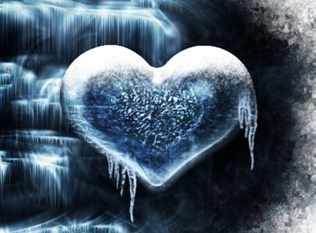 Cold hear. Ледяное сердце. Сердце во льду. Сердце. Замороженное сердце.