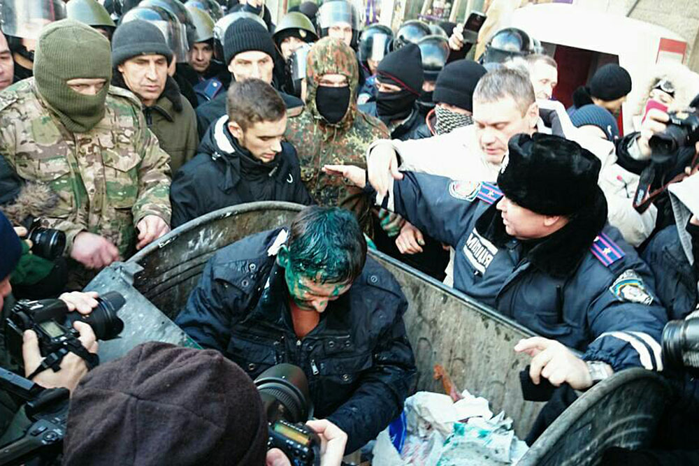 Кому вина... легла на плечи?