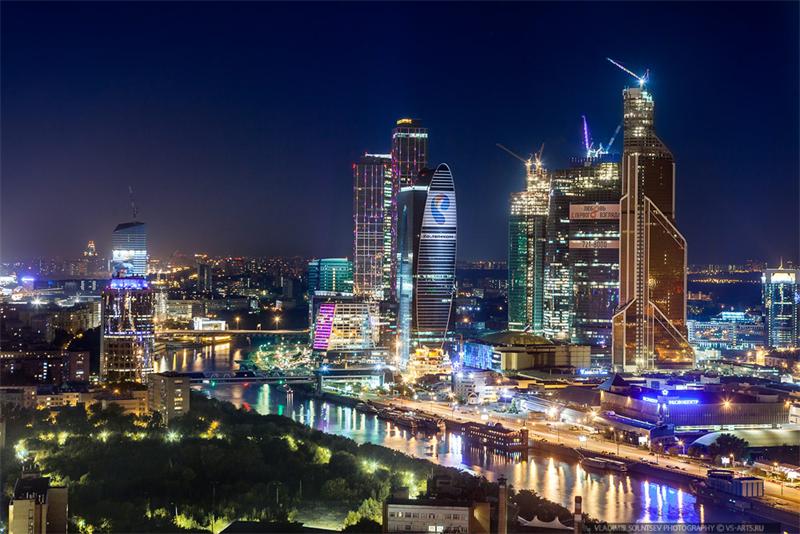 В дымке белых облаков